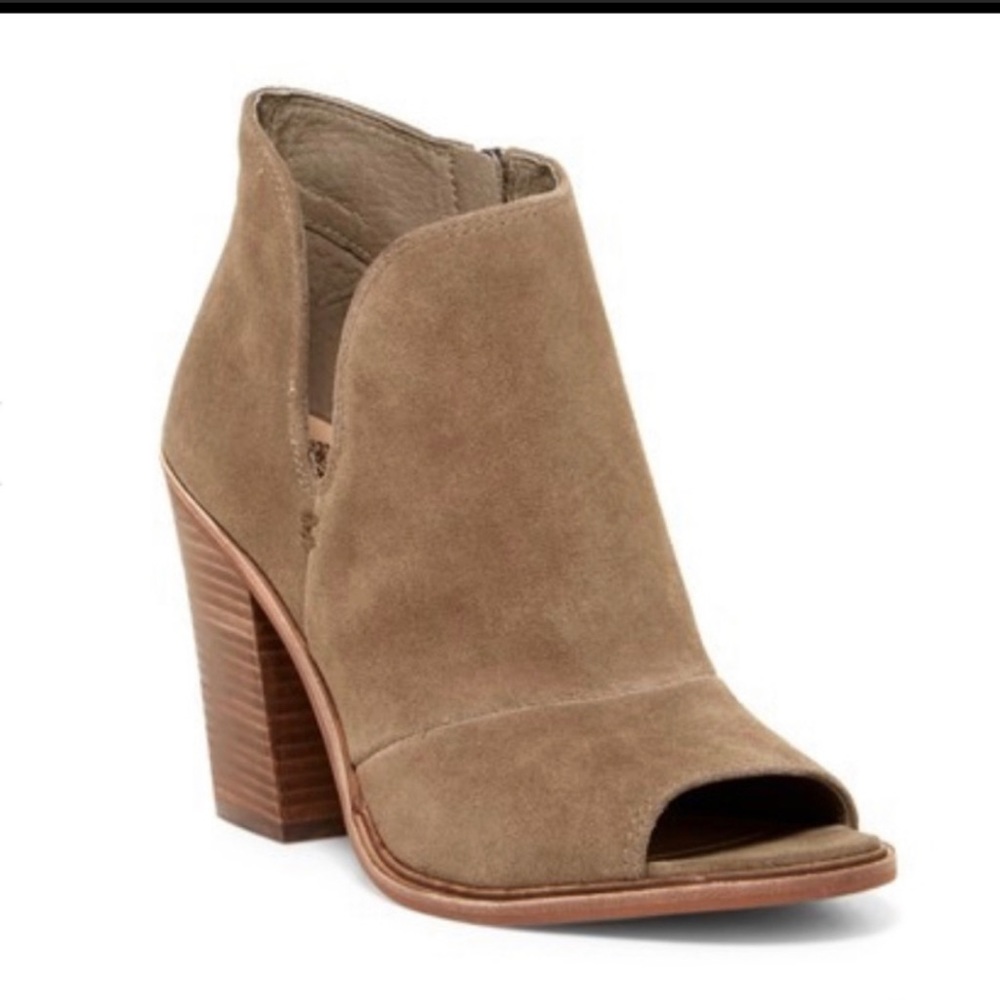 Vince Camuto ‘Katleen’ Booties - Picture 1 of 10